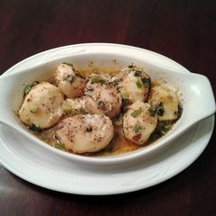 A picture of Simple Delicious boiled buttered Potatos.
