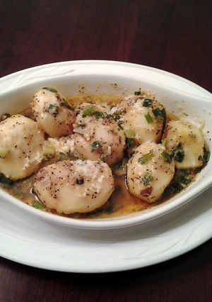 A picture of Simple Delicious boiled buttered Potatos.