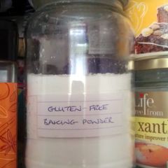 A picture of Vickys Gluten-Free Baking Powder.