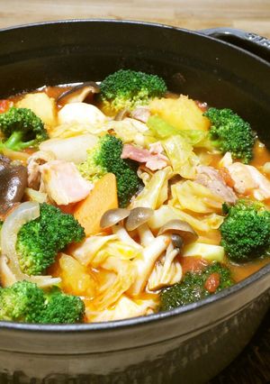 A picture of Tomato Hot Pot.