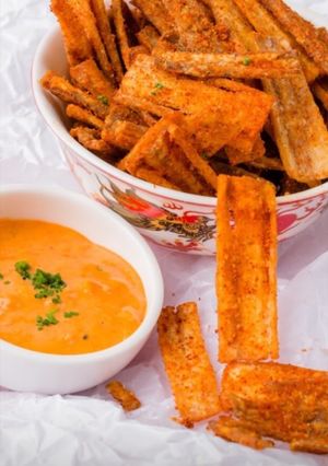A picture of Lotus root chips.