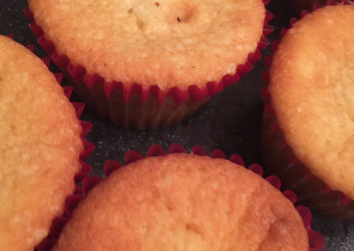 Lemon Yogurt Cupcakes