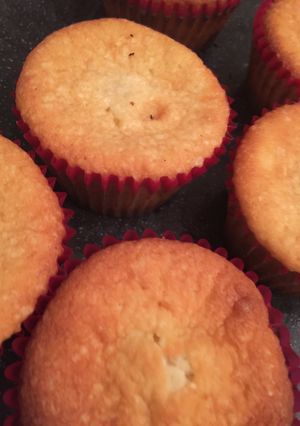 A picture of Lemon Yogurt Cupcakes.