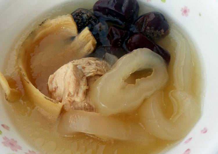 Steps to Prepare Quick Chicken Soup With Sea Coconut