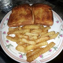 A picture of Garlic cheese bread sandwich.