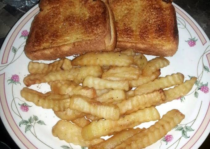 Garlic cheese bread sandwich