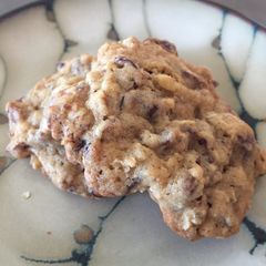 A picture of Cranberry Oatmeal Cookies.