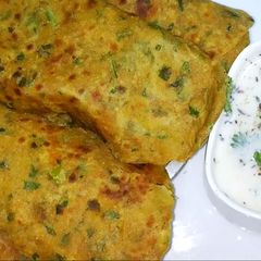 A picture of Broken wheat and fenugreek leaves paratha/ Daliya methi paratha.
