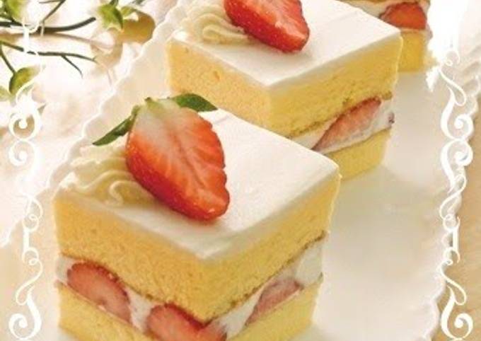 Simple Shortcake Made With Chiffon Cake