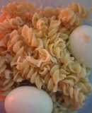 Huevo con fideos 😋