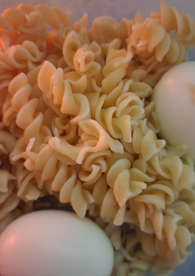 Una foto de Huevo con fideos 😋