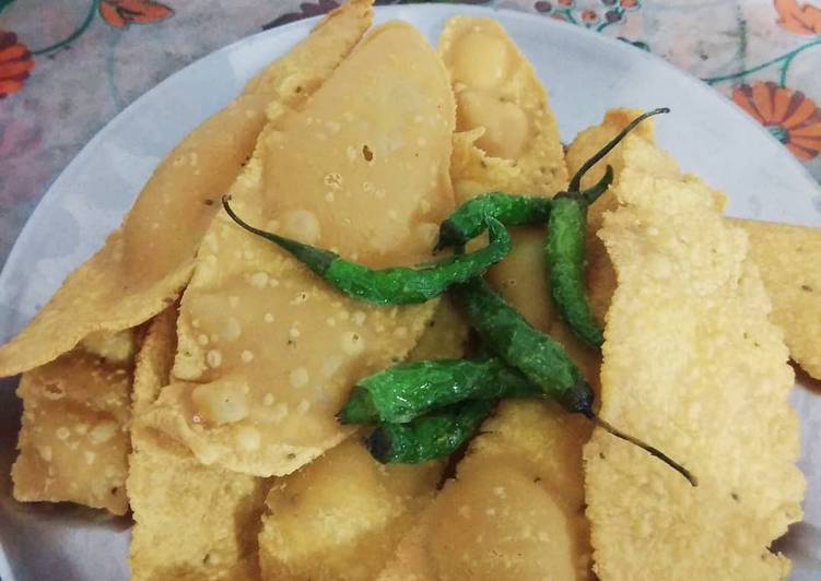 Recipe of Homemade Fafda with green chilli