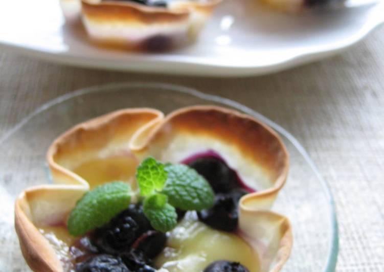Steps to Make Quick Cheese and Blueberry Honey Cups
