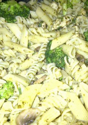 A picture of carla's chicken pesto pasta.