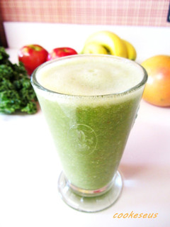 A picture of Green Smoothie with Kale.