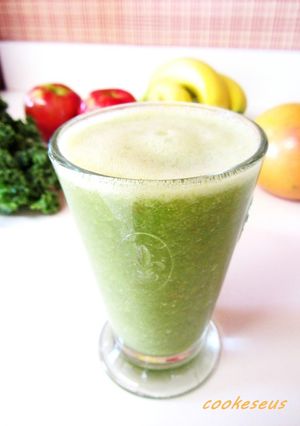 A picture of Green Smoothie with Kale.