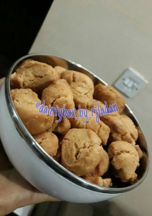 A picture of Buttered Cincin.