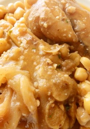 Foto principal de Pies de cerdo con garbanzos