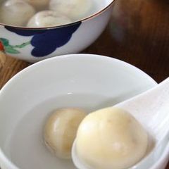 A picture of Dousha-yuan - Boiled Shiratama Rice Cakes Stuffed with Sweet Bean Paste.
