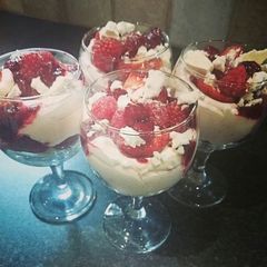 A picture of Eton mess.