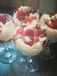 A picture of Eton mess.