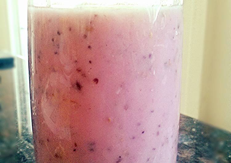 How to Make Appetizing Berry Pink Smoothie