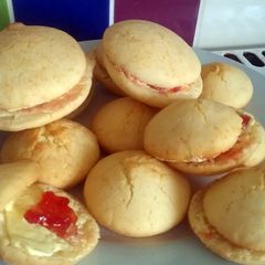 A picture of Vickys Plain Scones, Gluten, Dairy, Egg & Soy-Free.