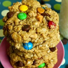 A picture of Monster Cookies.