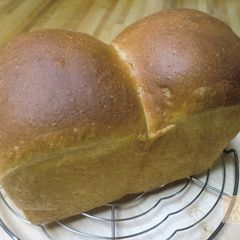 A picture of Reco's Family's Favorite Fluffy and Crisp Whole Grain Loaf.