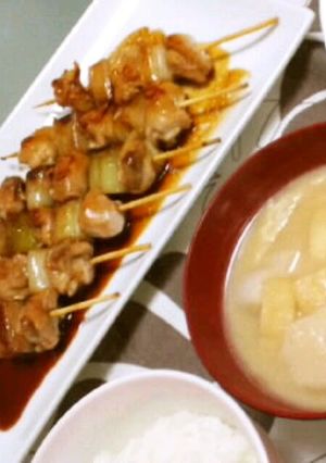 A picture of Yakitori with My Family's Yummy Sauce.