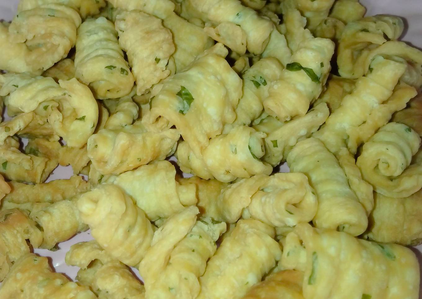 Kue seledri rasa soto