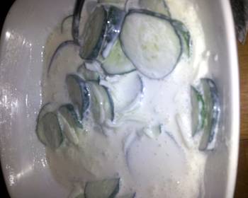 Easy Serving Recipe Sour cream cucumbers Practical Delicious