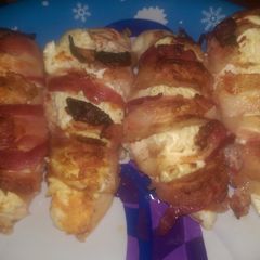 A picture of Bacon wrapped chicken bake.