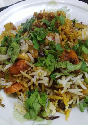 વેજીટેબલ બિરયાની રેસીપી મુખ્ય ફોટો