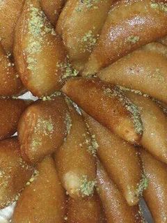 صورة لوصفة قطايف بالقريش والقشطة والجبن