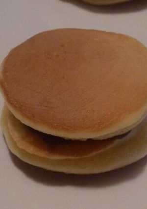 A picture of Springy Shiratamako Dorayaki Pancakes.