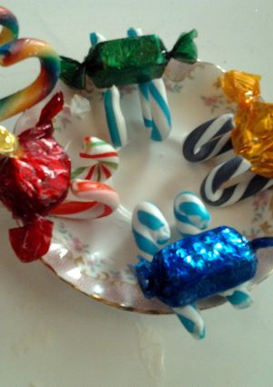 A picture of Ladybirds Little Candy Christmas Sleighs ..