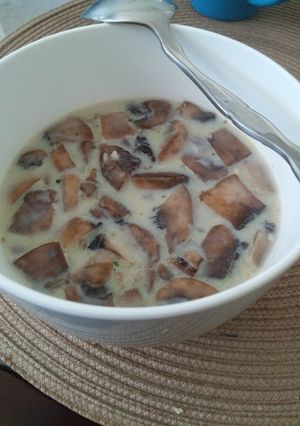 A picture of Mushroom Cream Soup.
