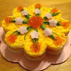 A picture of Flower-Shaped Hina Matsuri Sushi Cake.