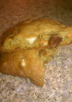 A picture of Triple Chip Cookies.