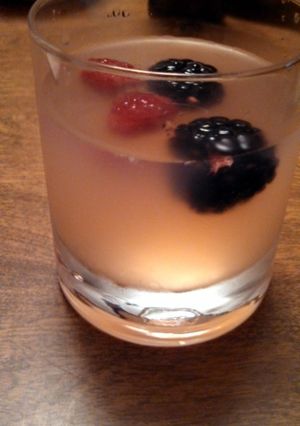 A picture of mixed berry lemonade.