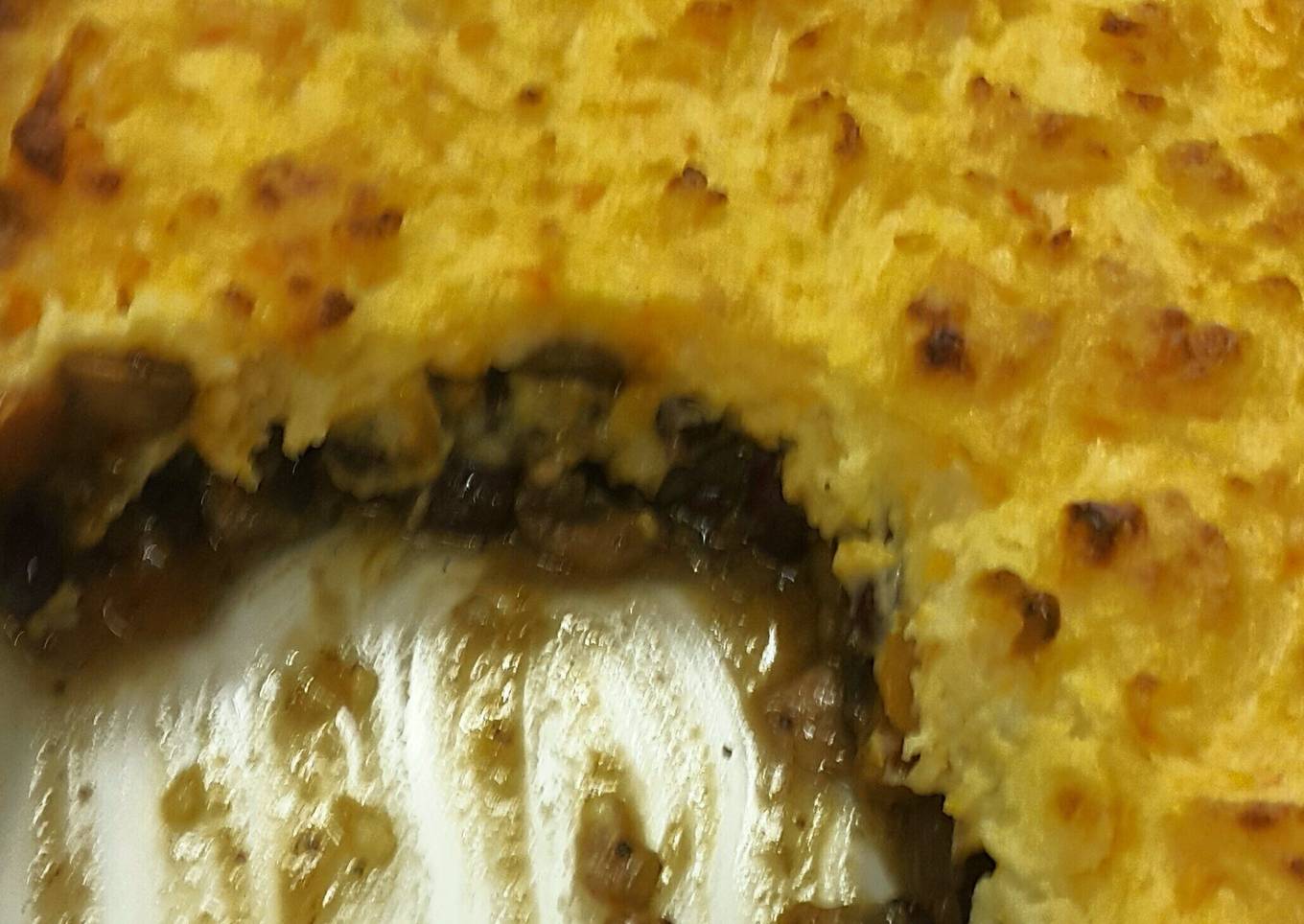 Vegetarian Cottage Pie with cheesy carrot potato mash