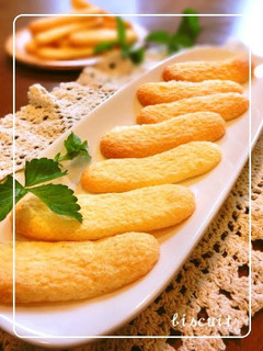 A picture of Ladyfinger Biscuits.