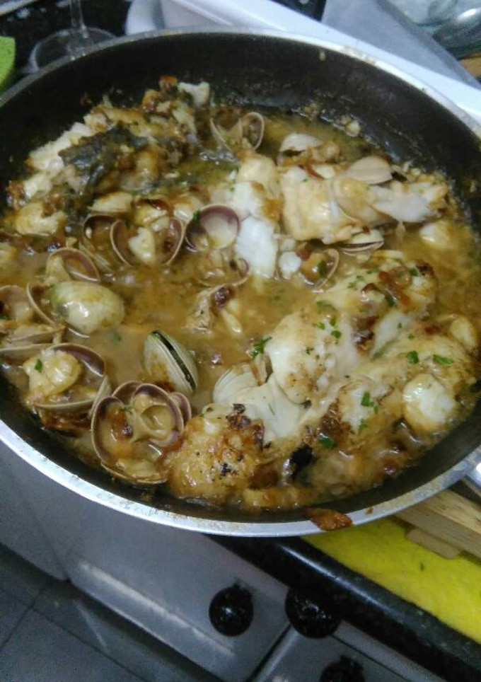 Una foto de Merluza en salsa verde