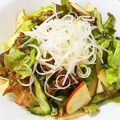 A picture of Korean-Style Choregi Salad with Homemade Dressing.