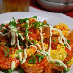 A picture of Crispy Fried Shrimp with Egg Kimchi.