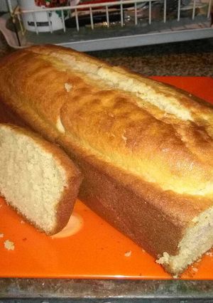 Una foto de Budín de chocolate blanco y coco 💚 Fácil