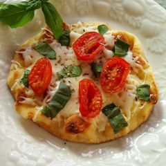 Naan Pizza A picture of Naan Pizza.