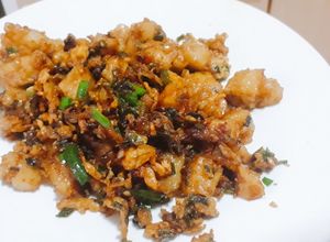 Foto resep Singapore black carrot cake (fried radish cake)