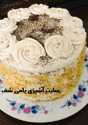 عکسی از دستور کیک شکلاتی با خامه نسکافه و فیلینگ موز و گردو